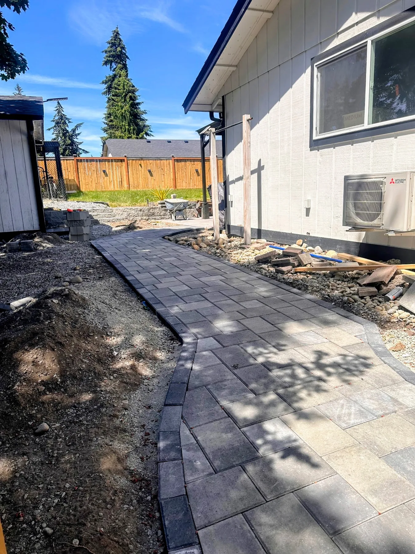 Pavers & Hardscapes project photo